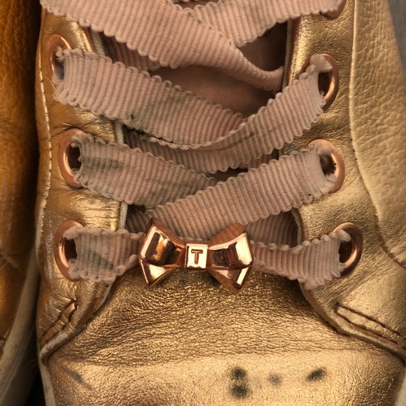 Ted Baker Rose Gold Sneaker size 6.5 (VERY WELL WORN) - Picture 4 of 8